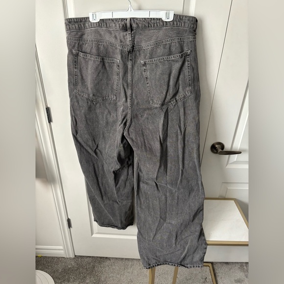 H&M | Divided Baggy Grey Jeans | Size 16 - Picture 6 of 9